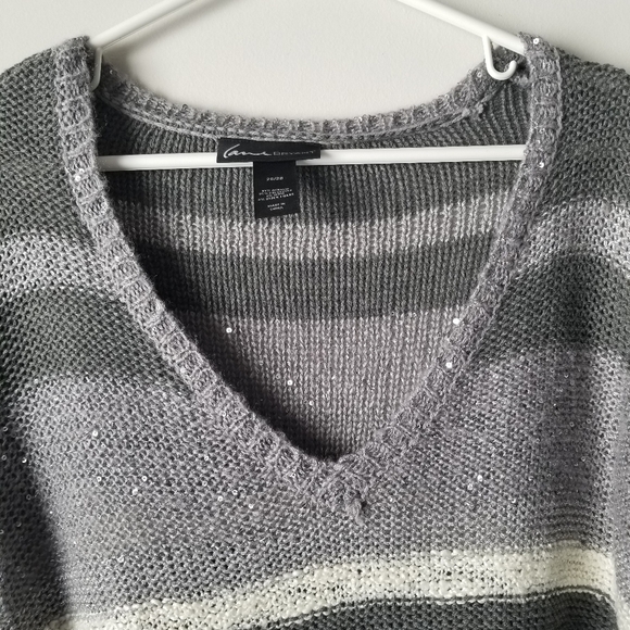 Lane Bryant Gray Cream Stripped Color block Sparkly Knit Sweater Size 26/28 - Picture 7 of 10